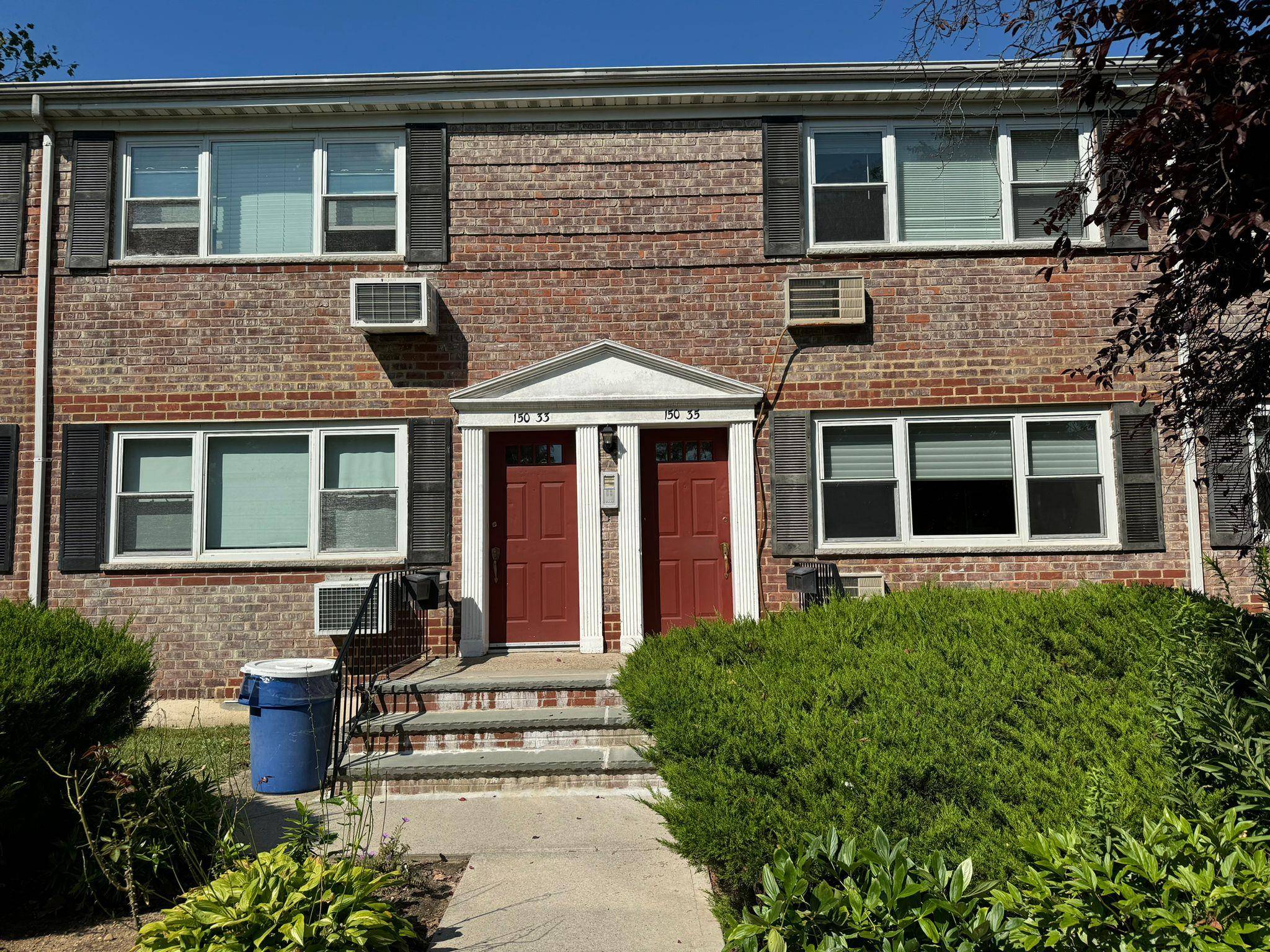 Kew Garden Hills, NY 11367,150-35 70th Road #27A