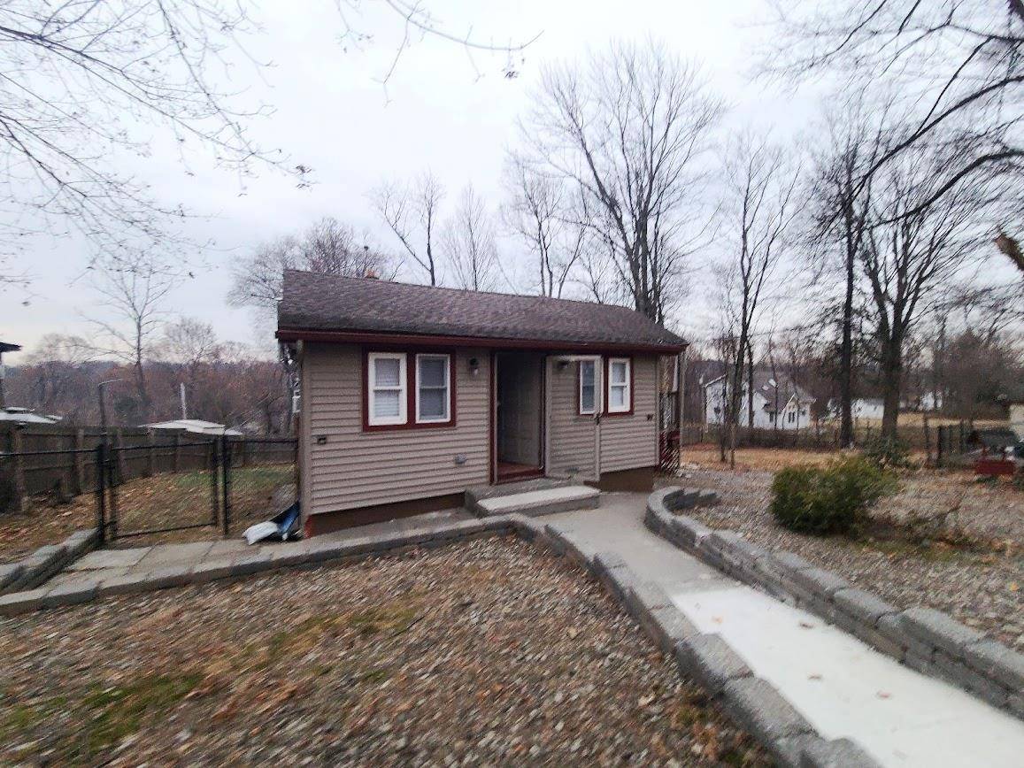 Monroe, NY 10950,8 Cedar TRL