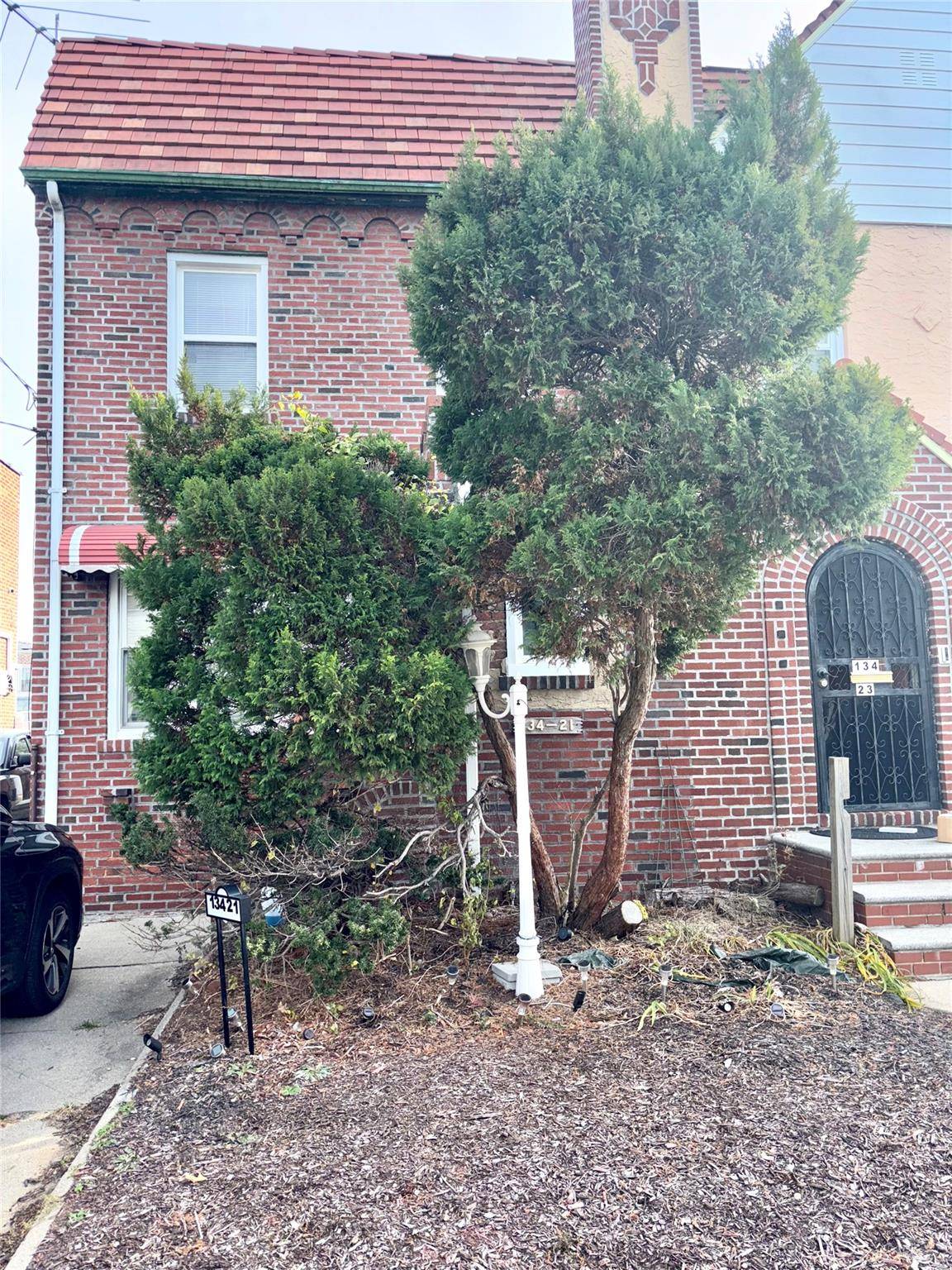 Laurelton, NY 11413,134-21 229th street