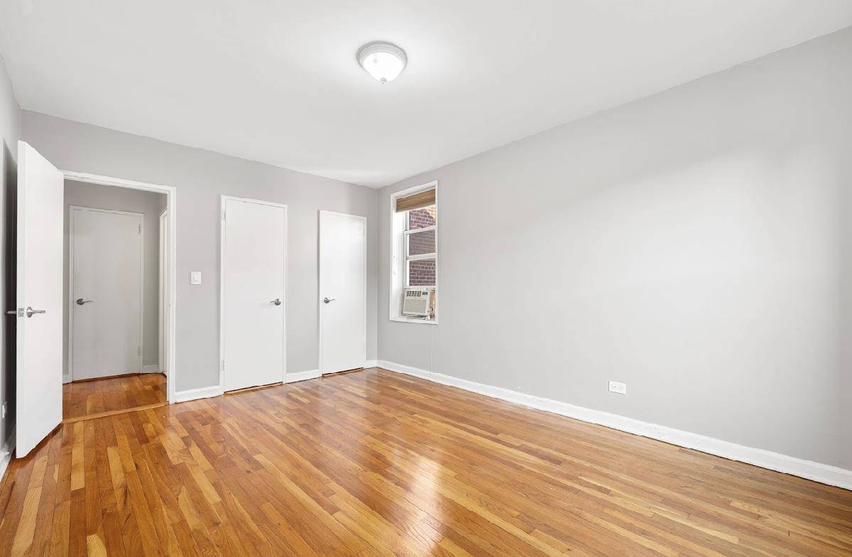 Bronx, NY 10462,2102 Holland AVE #6A