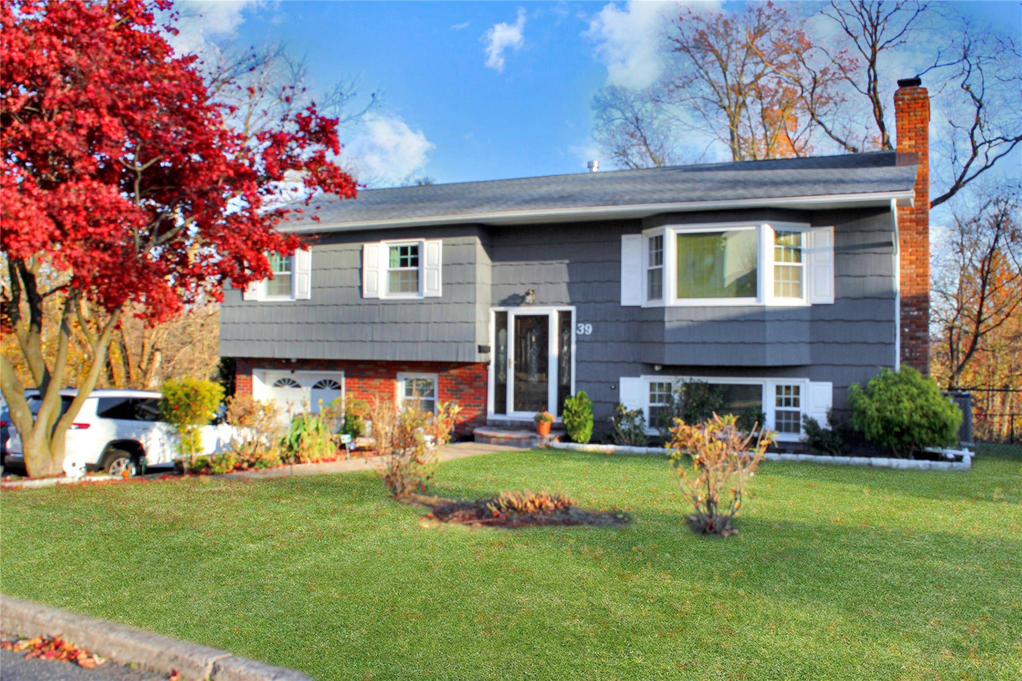 Orangeburg, NY 10962,39 Greywood DR