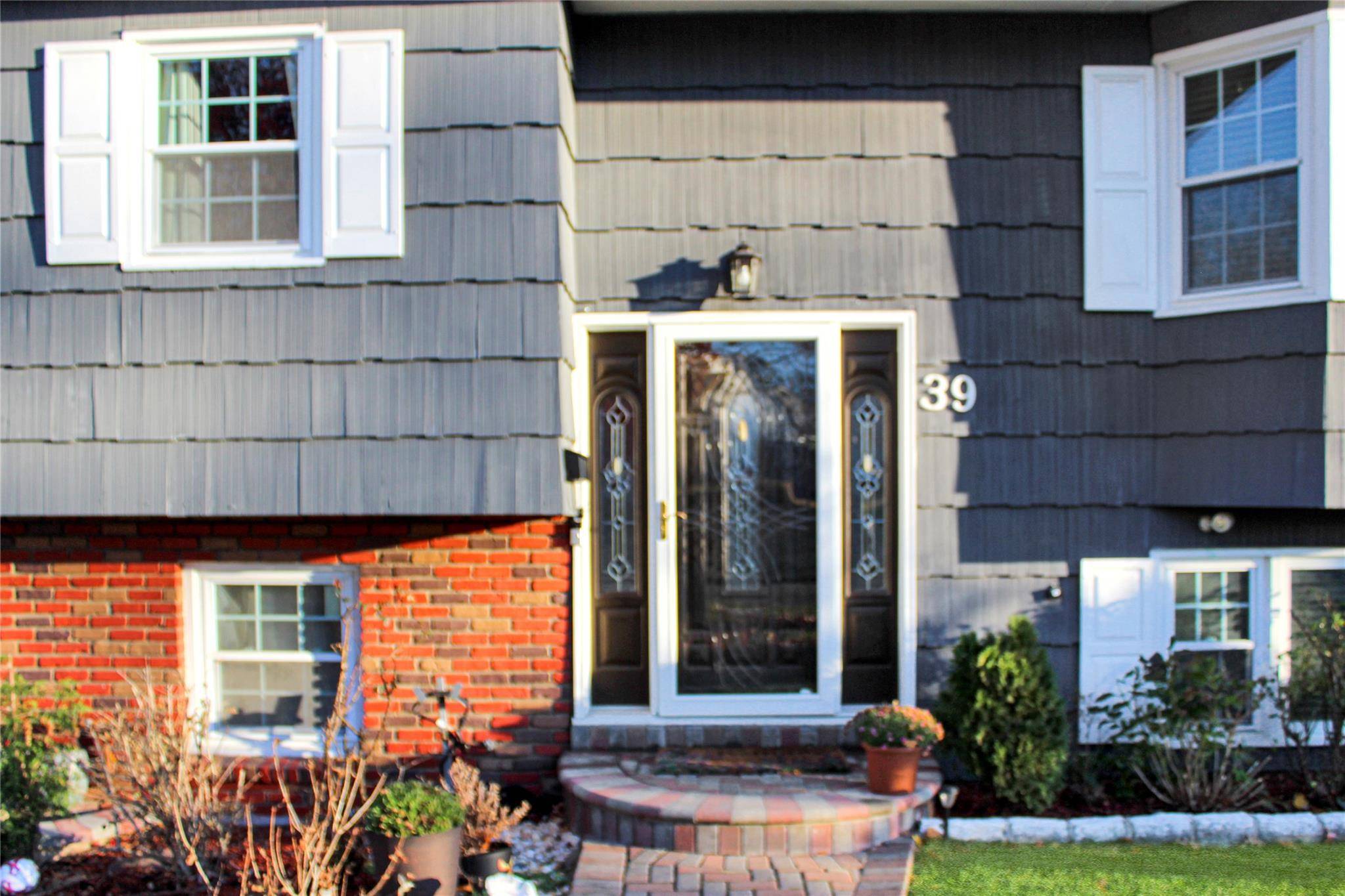Orangeburg, NY 10962,39 Greywood DR