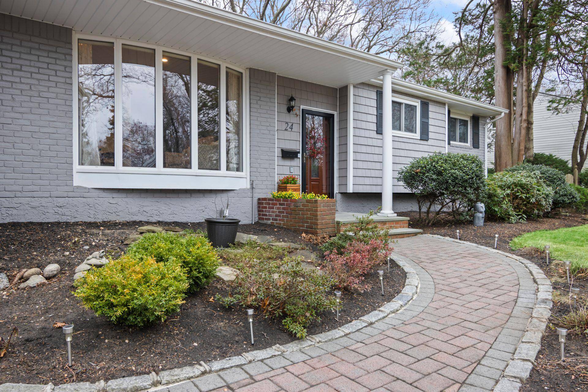 Port Jefferson, NY 11777,24 Laurel DR