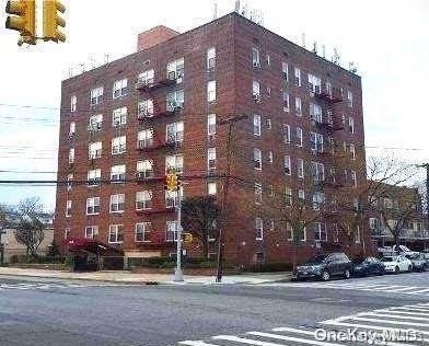 Bellerose, NY 11426,222-89 Braddock Avenue #6B