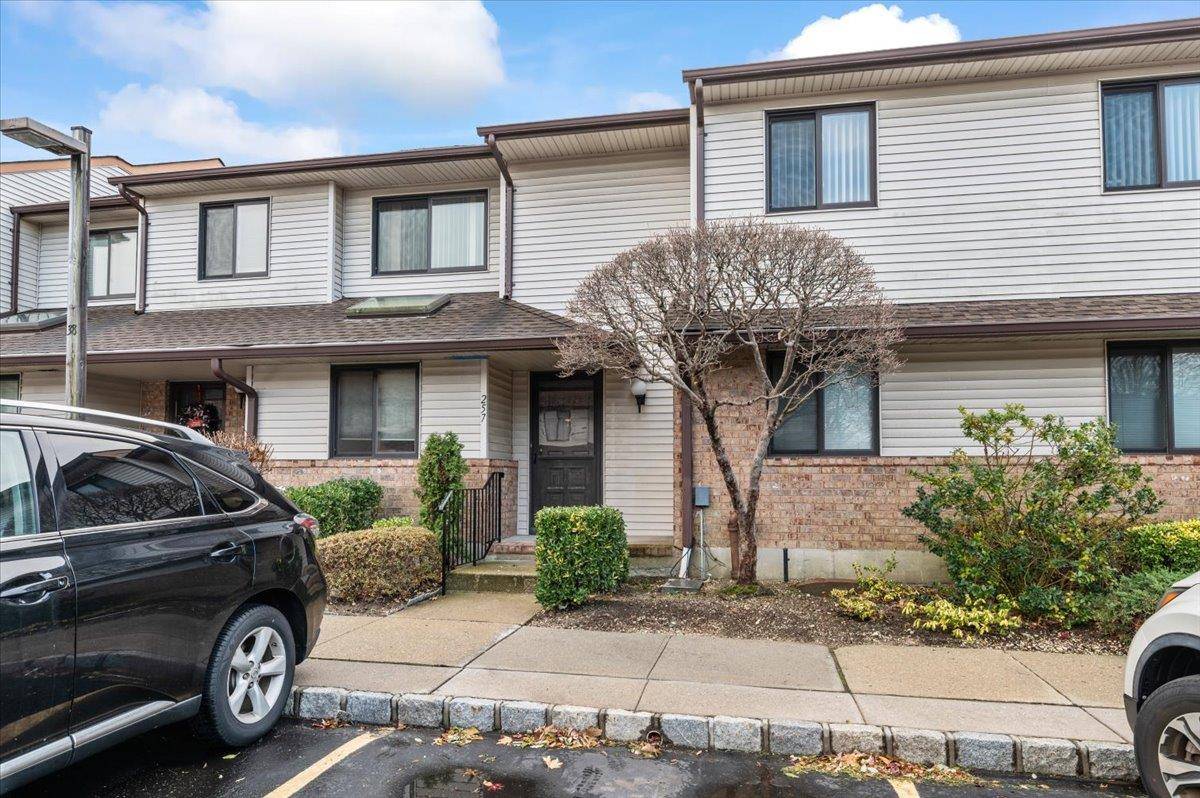 Wantagh, NY 11793,257 Aspen CT #257