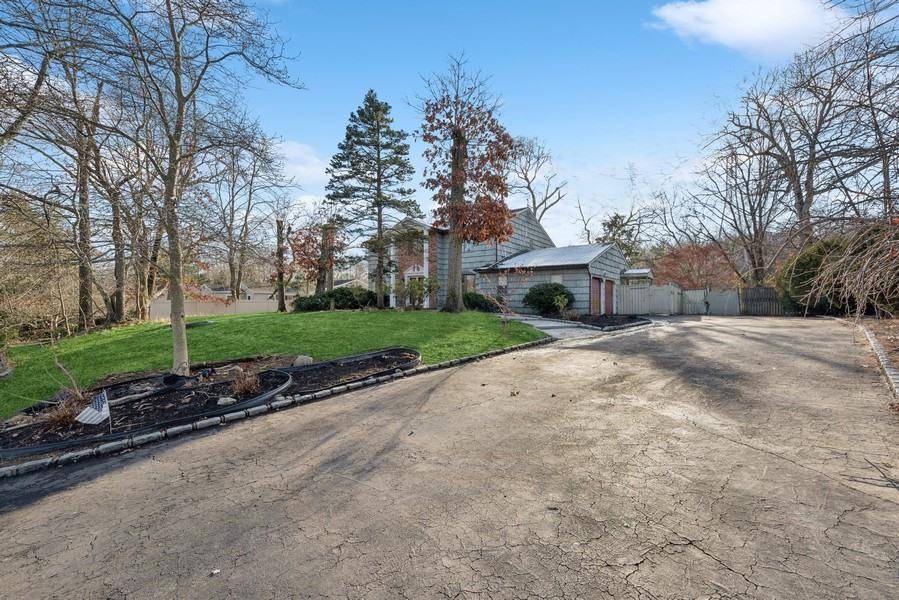 Dix Hills, NY 11746,28 Mcculloch DR