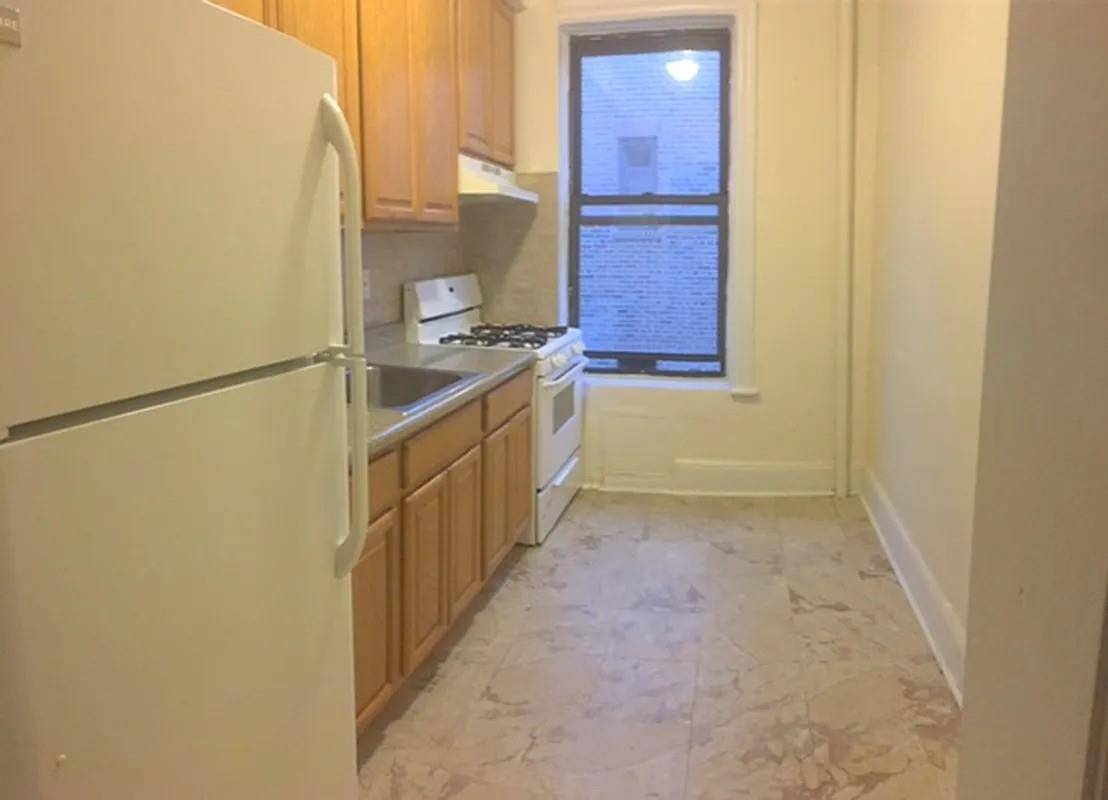 Astoria, NY 11106,35-16 31 AVE