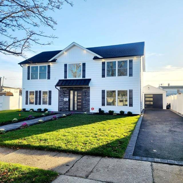 Levittown, NY 11756,92 Butternut LN