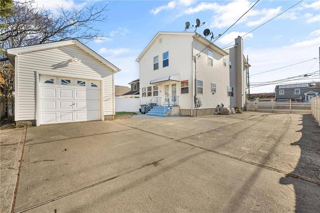 Merrick, NY 11566,1795 Bedford AVE