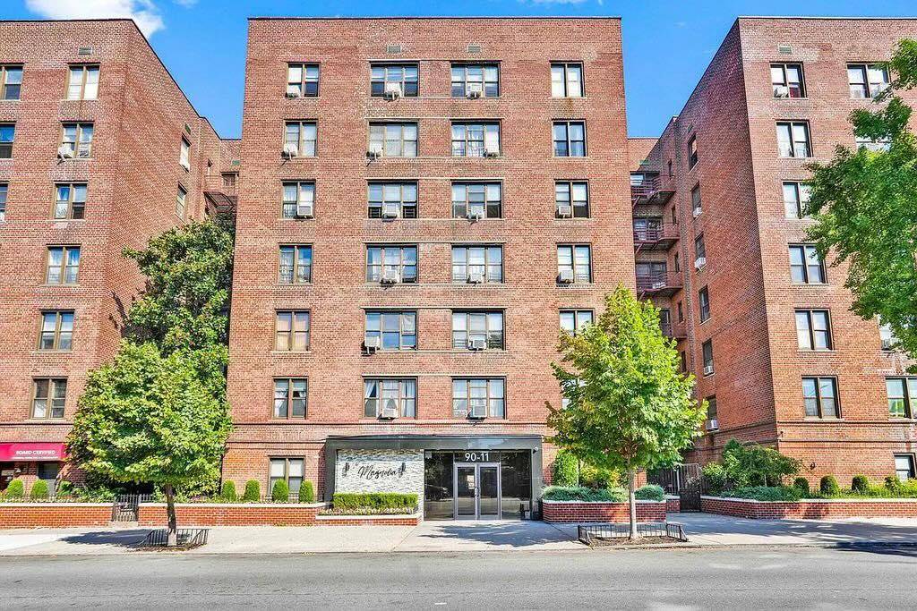 Jackson Heights, NY 11372,90-11 35 Avenue ##4L