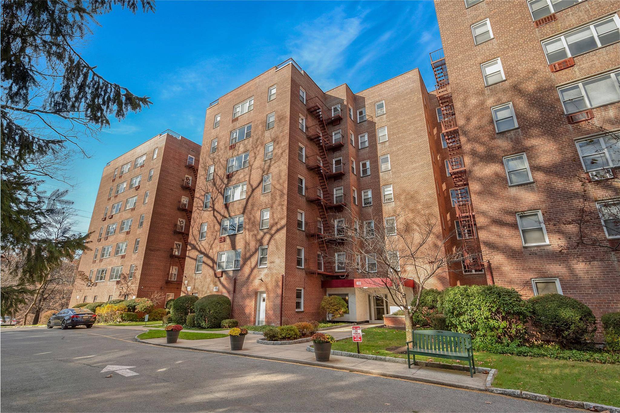 Yonkers, NY 10701,611 Palmer RD #4S