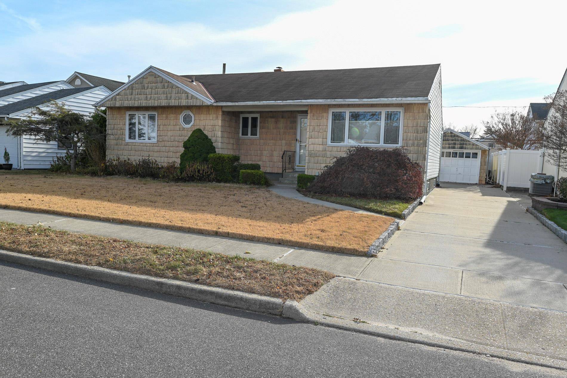 Franklin Square, NY 11010,709 Brower AVE