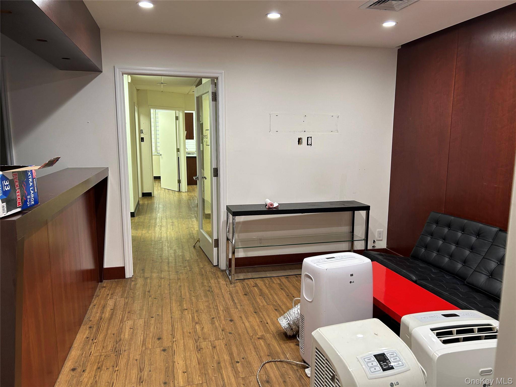 Bayside, NY 11361,218-14 Northern BLVD #104