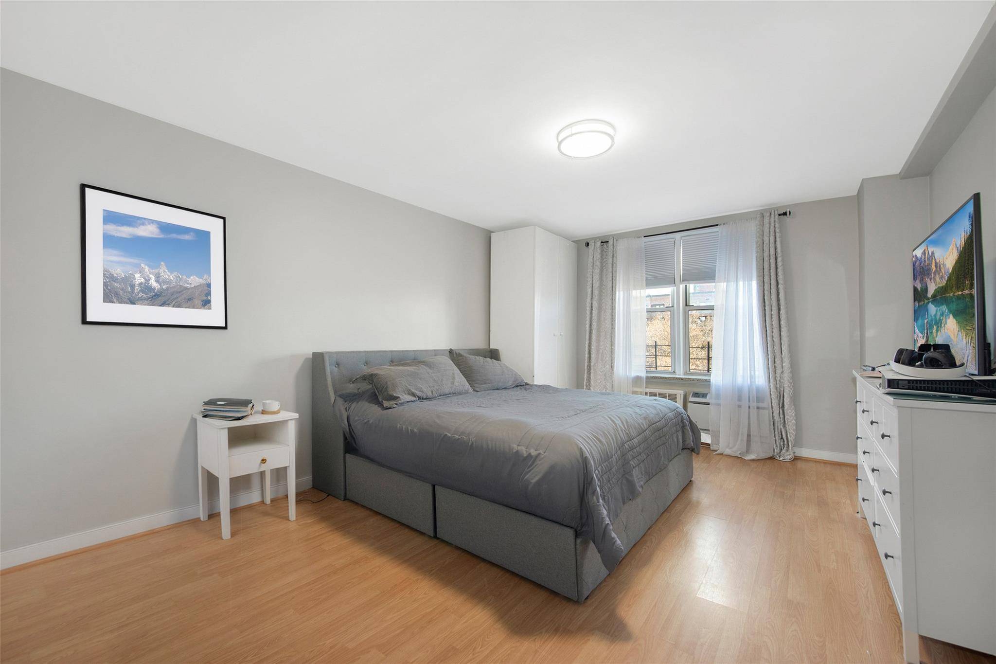 Brooklyn, NY 11218,525 Ocean Pkwy #4J