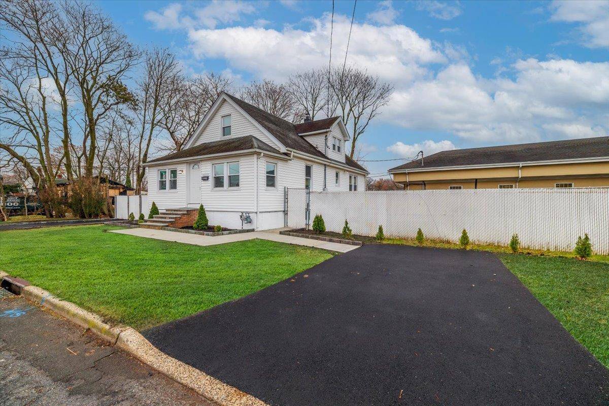 Islip Terrace, NY 11752,224 E Roslyn ST