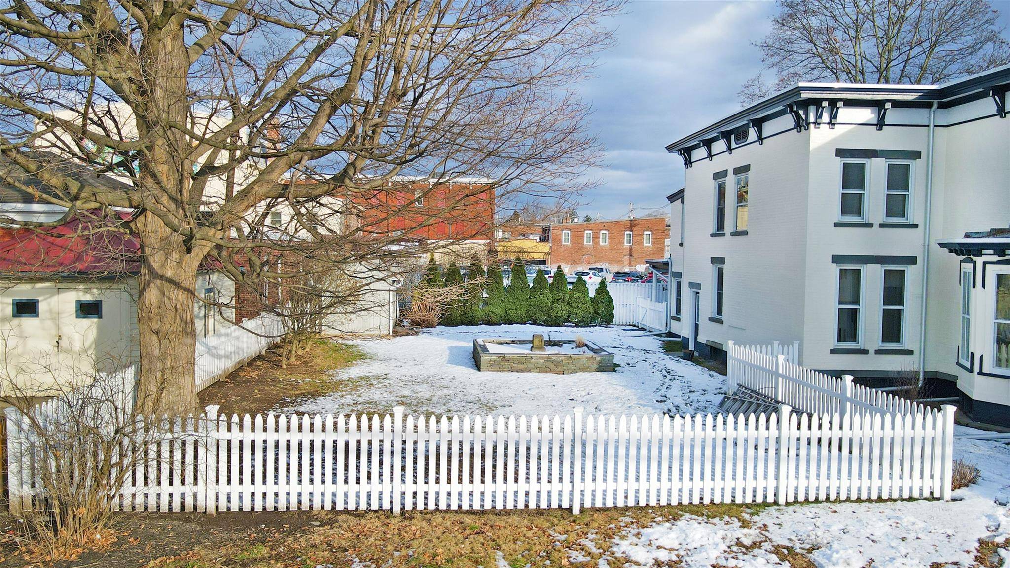 Saugerties, NY 12477,11 W Bridge ST