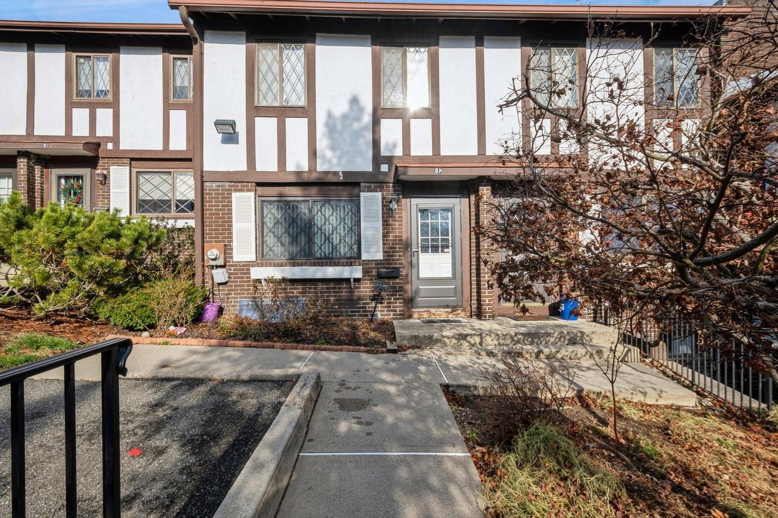 Pomona, NY 10970,91 Buckingham CT