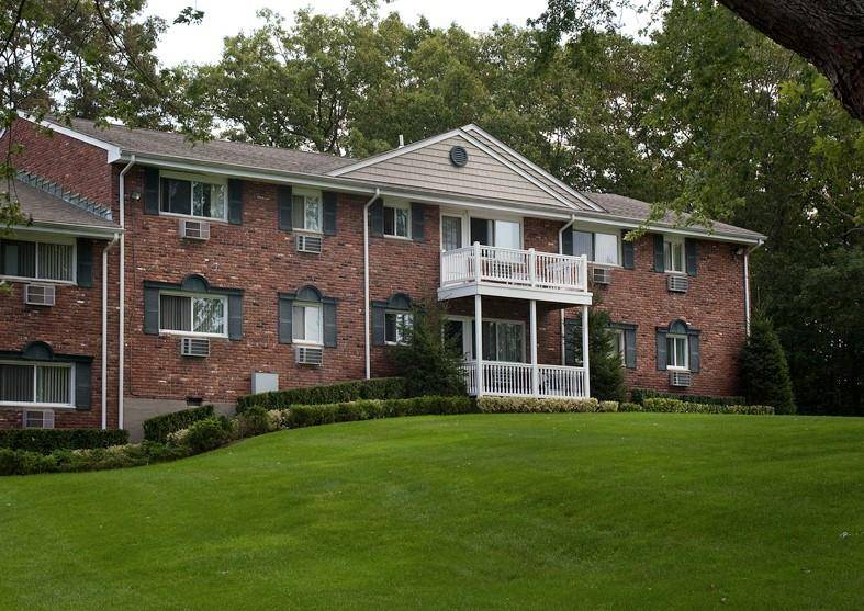 Hauppauge, NY 11788,453 Lincoln BLVD #3-2N