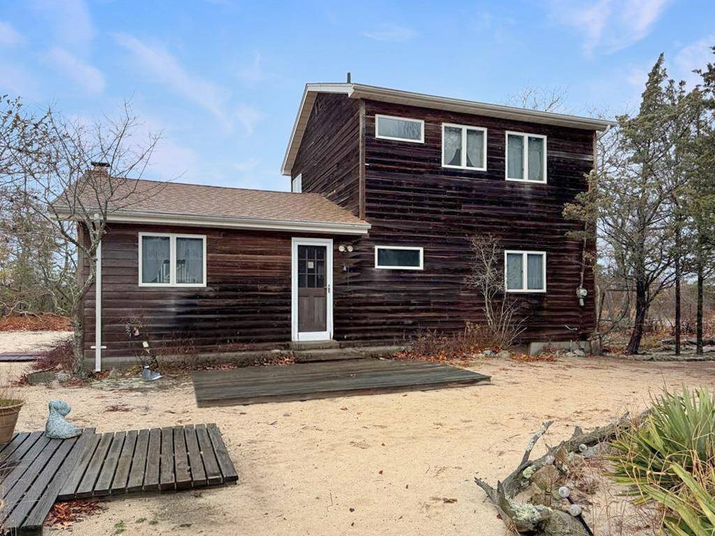 Southold, NY 11971,65 Lake DR