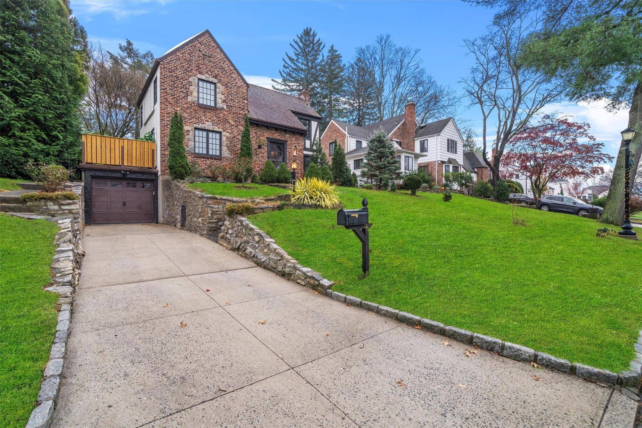 Scarsdale, NY 10583,20 Whistler RD