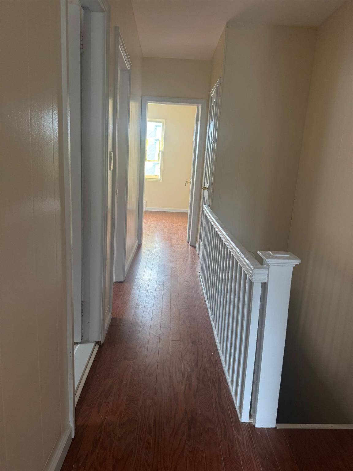 Floral Park, NY 11001,95-07 239 ST