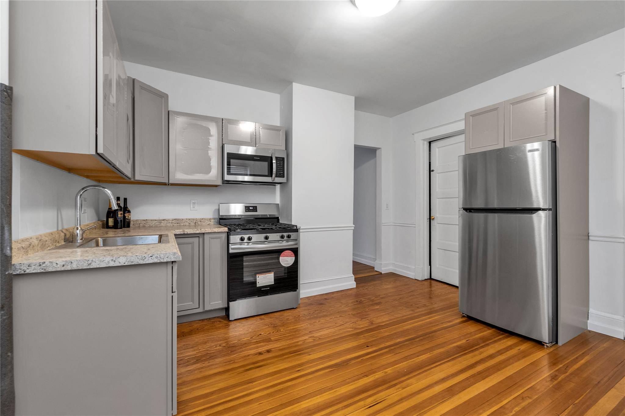 Floral Park, NY 11001,79 Plainfield AVE