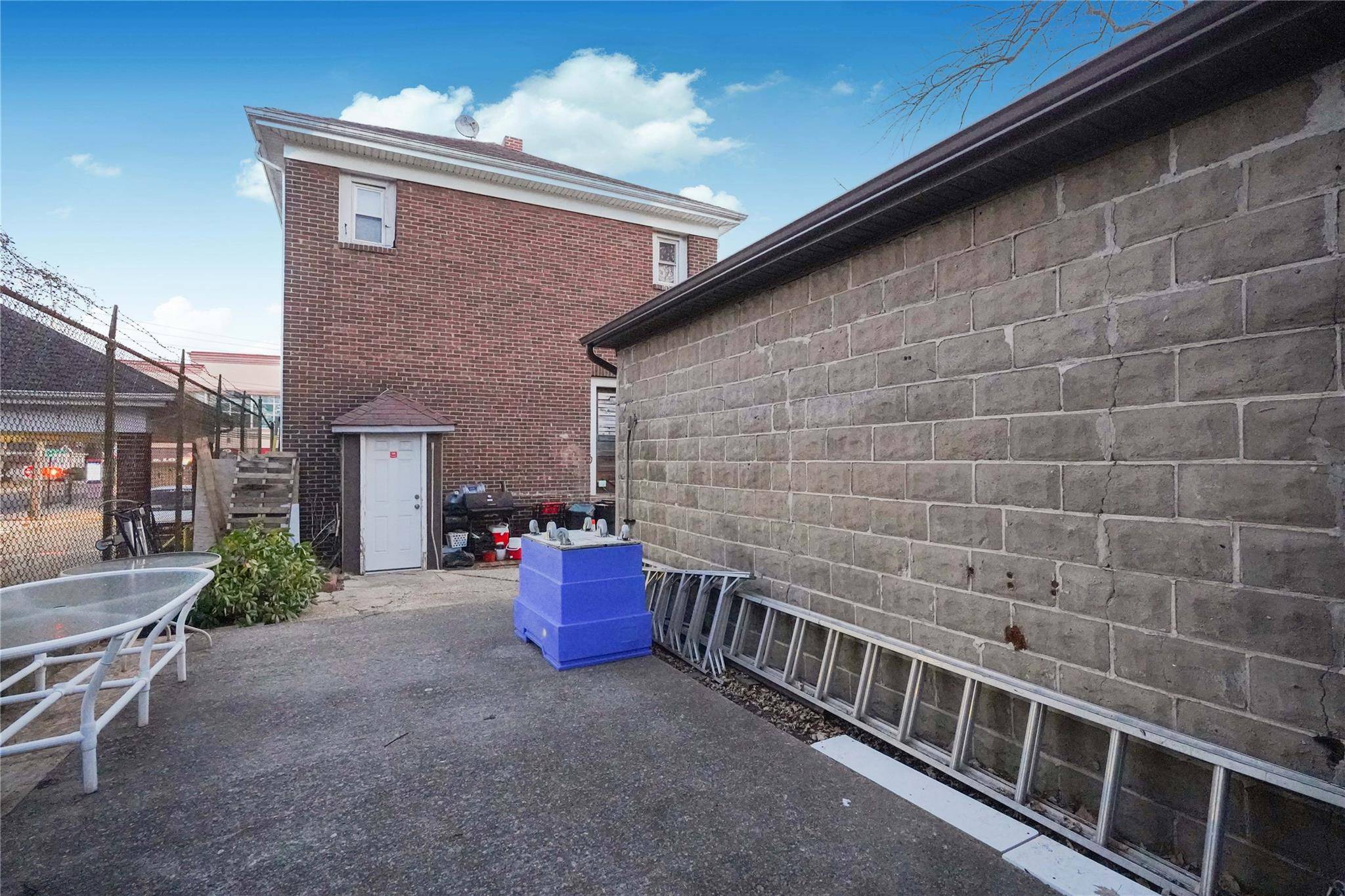Staten Island, NY 10306,268 New Dorp LN