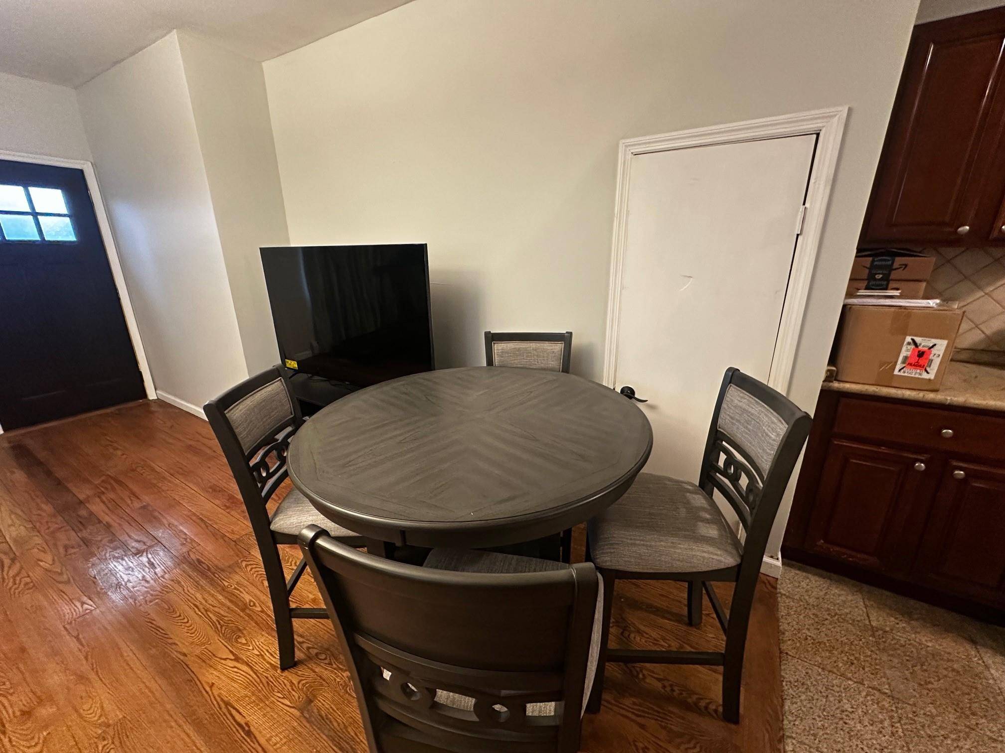 Queens Village, NY 11429,10221 213th ST