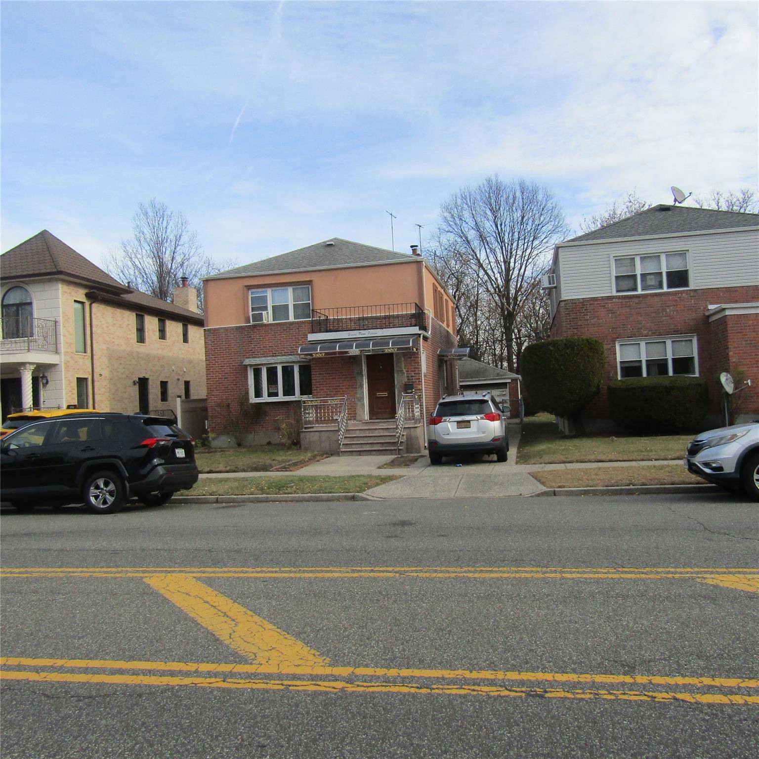 New Hyde Park, NY 11040,83-15 Langdale ST