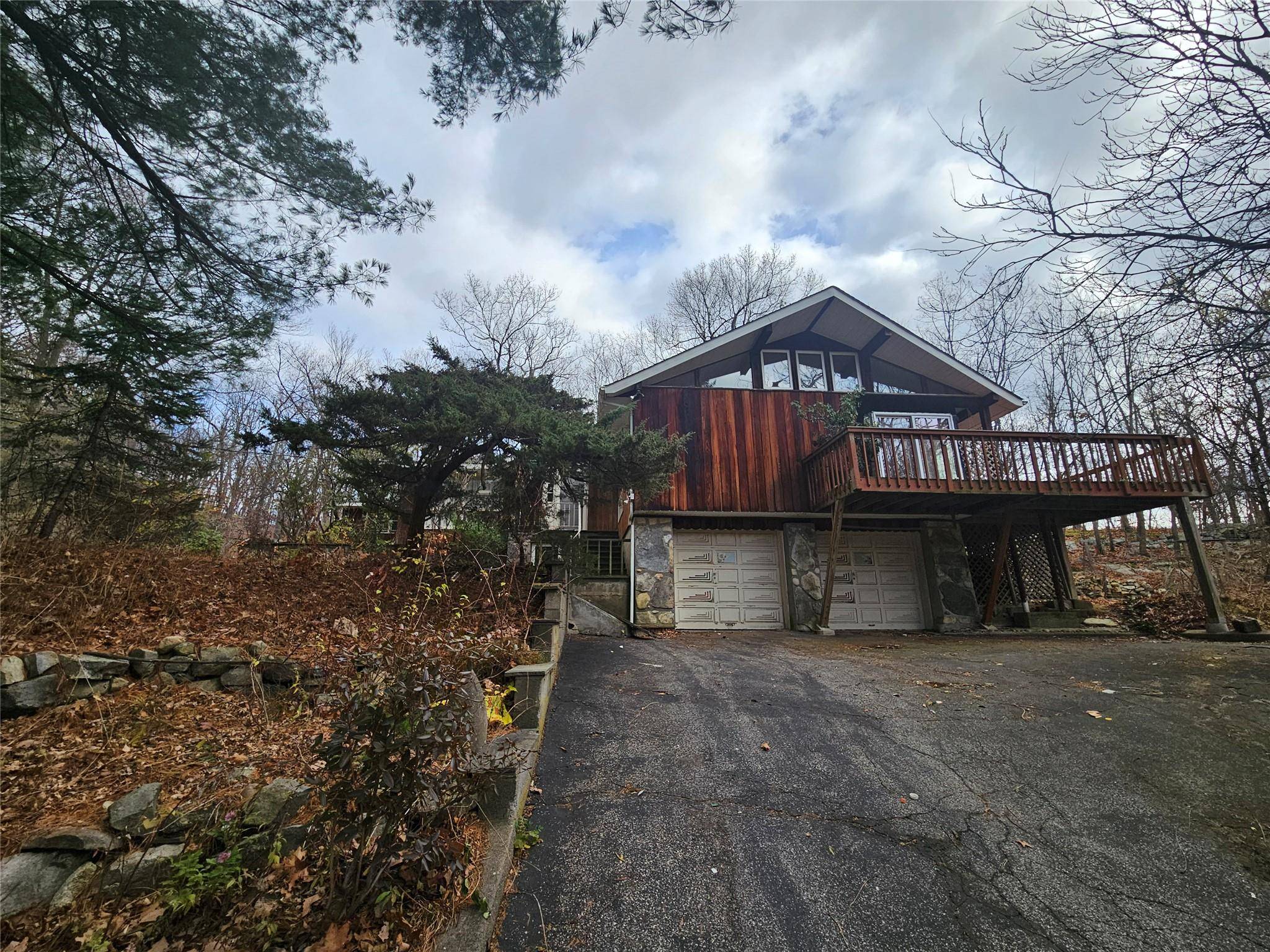 Garrison, NY 10524,34 Mountain DR