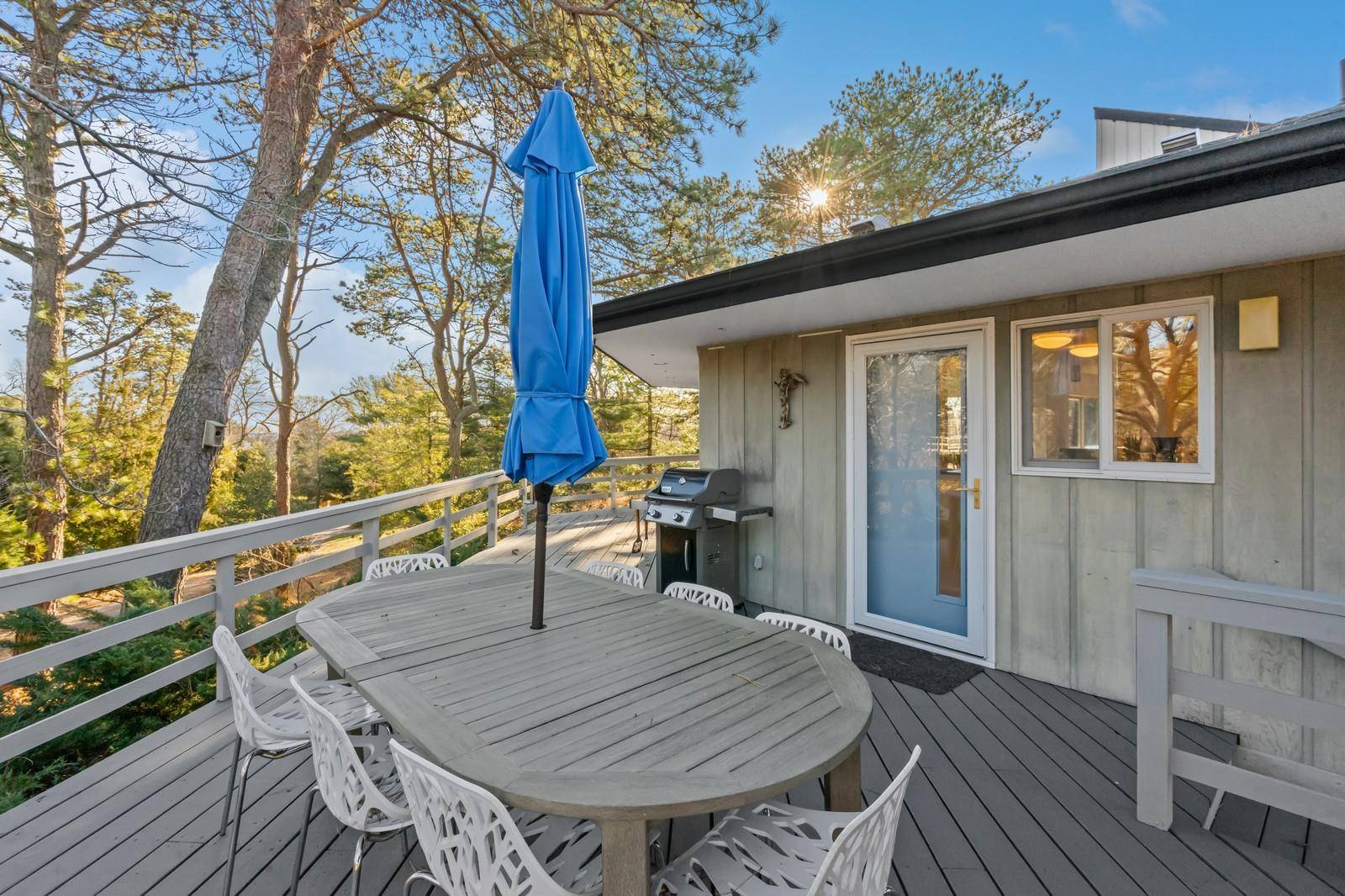 Hampton Bays, NY 11946,20 Old Canoe Place RD