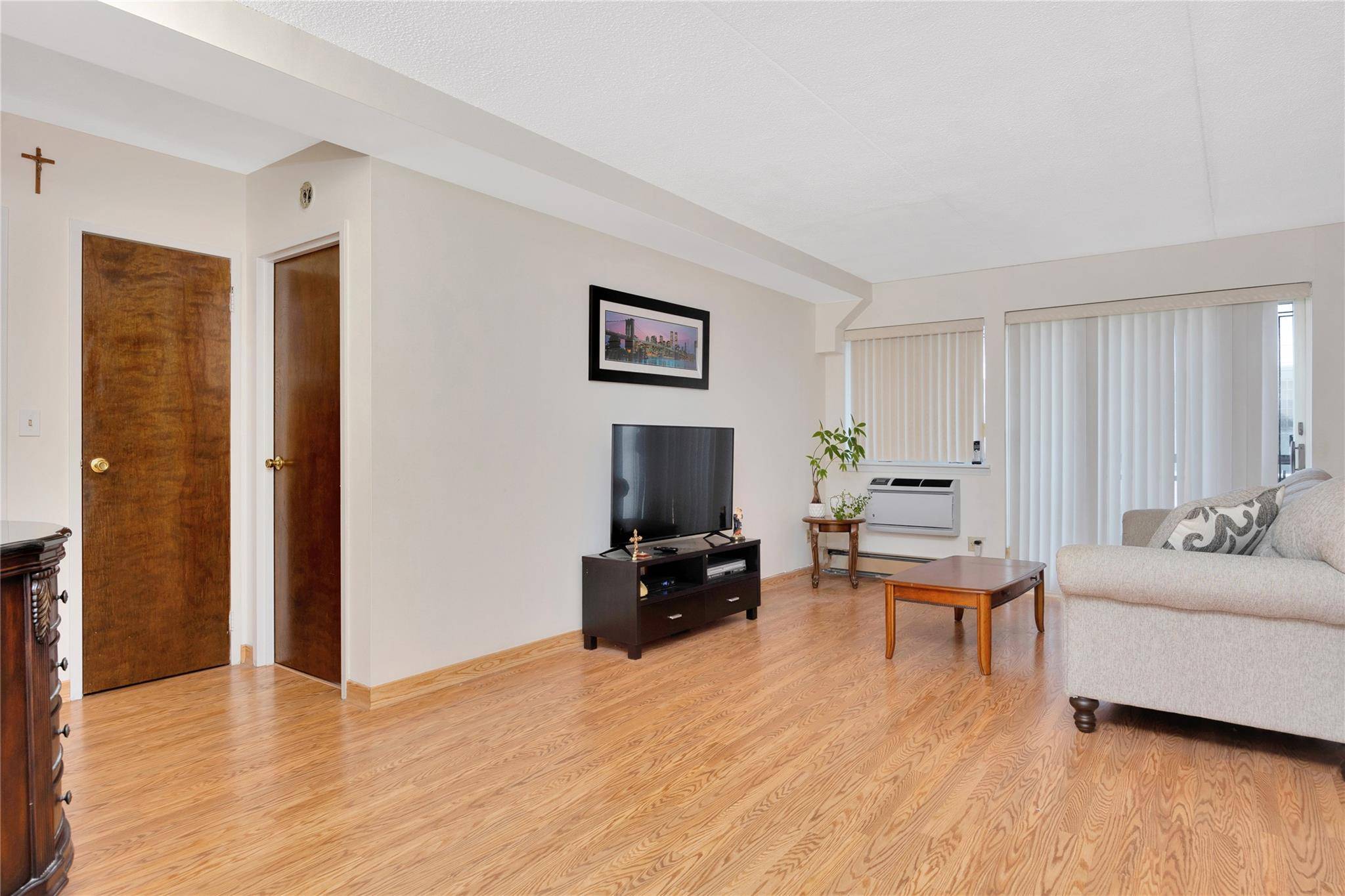 Middle Village, NY 11379,72-29 Metropolitan AVE #3D