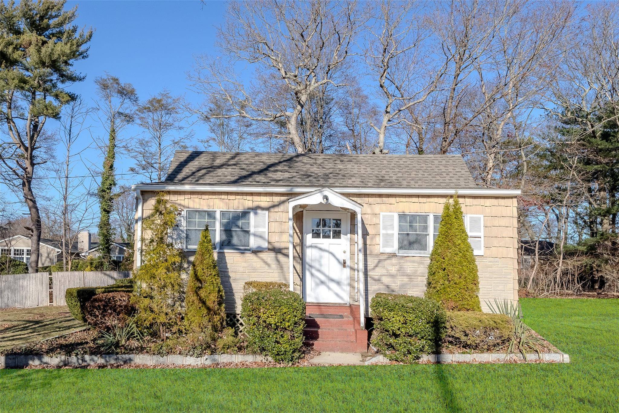 Dix Hills, NY 11746,35 emerson street