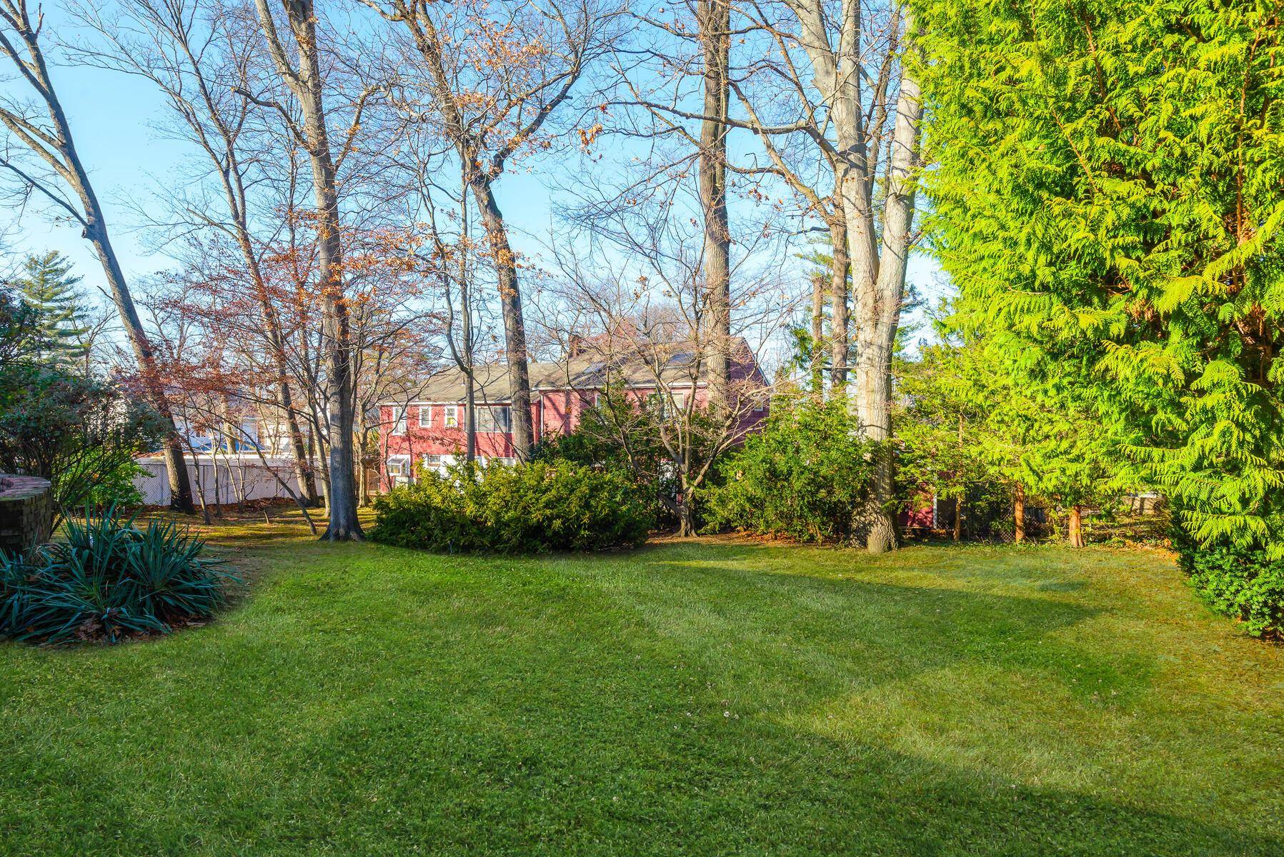 Glen Cove, NY 11542,62 Saint Andrews LN