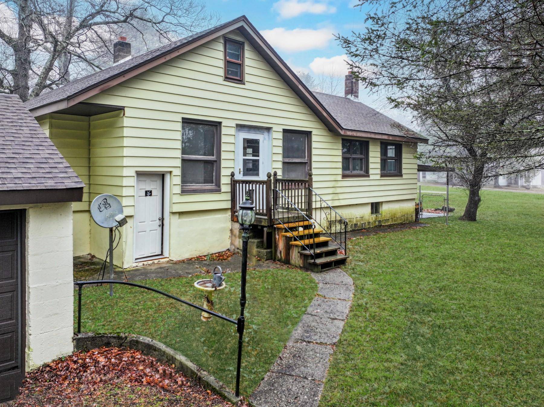 Pine Bush, NY 12566,314 Spadola LN