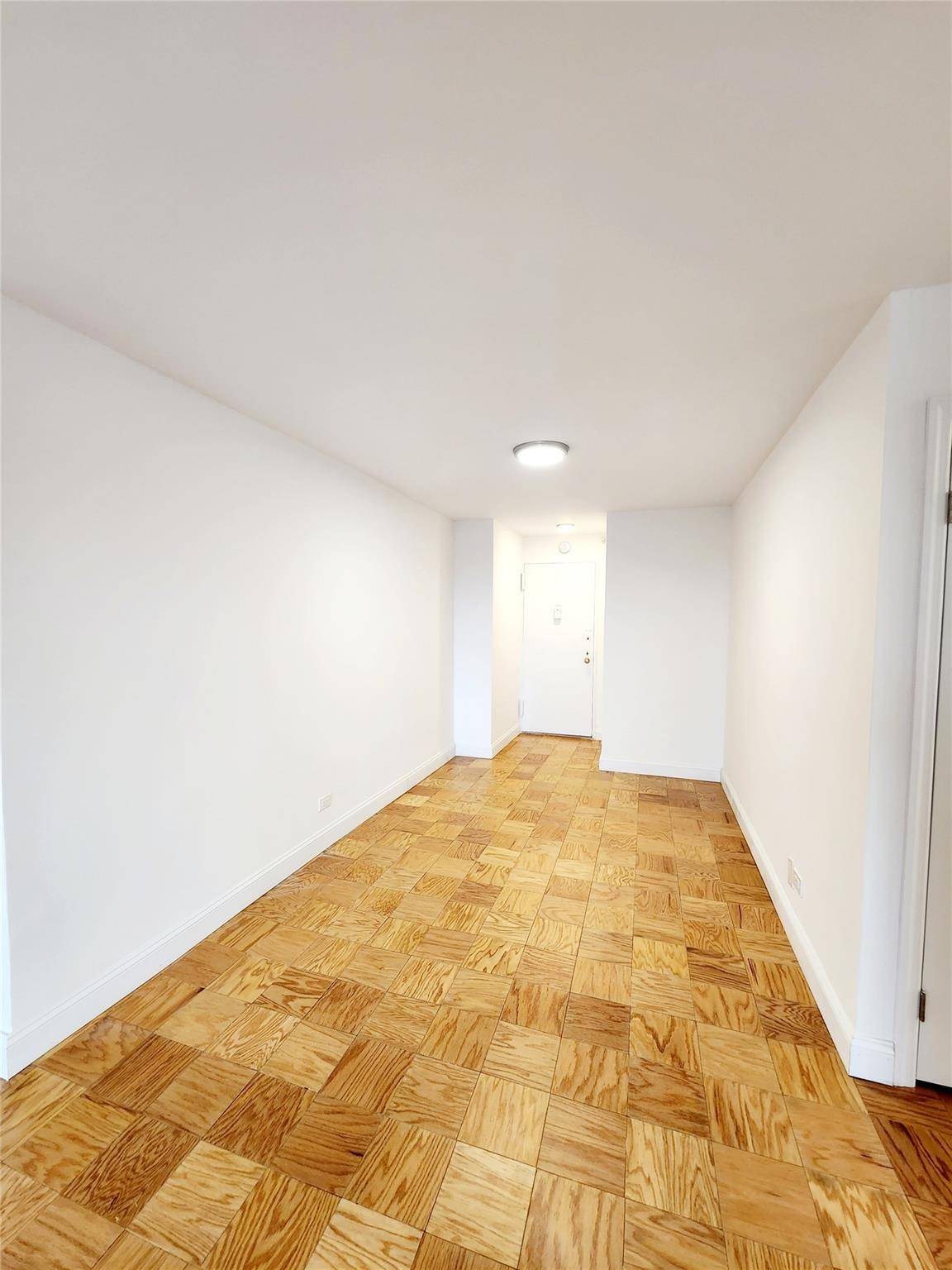 Forest Hills, NY 11375,61-20 Grand Central Pkwy #A1406