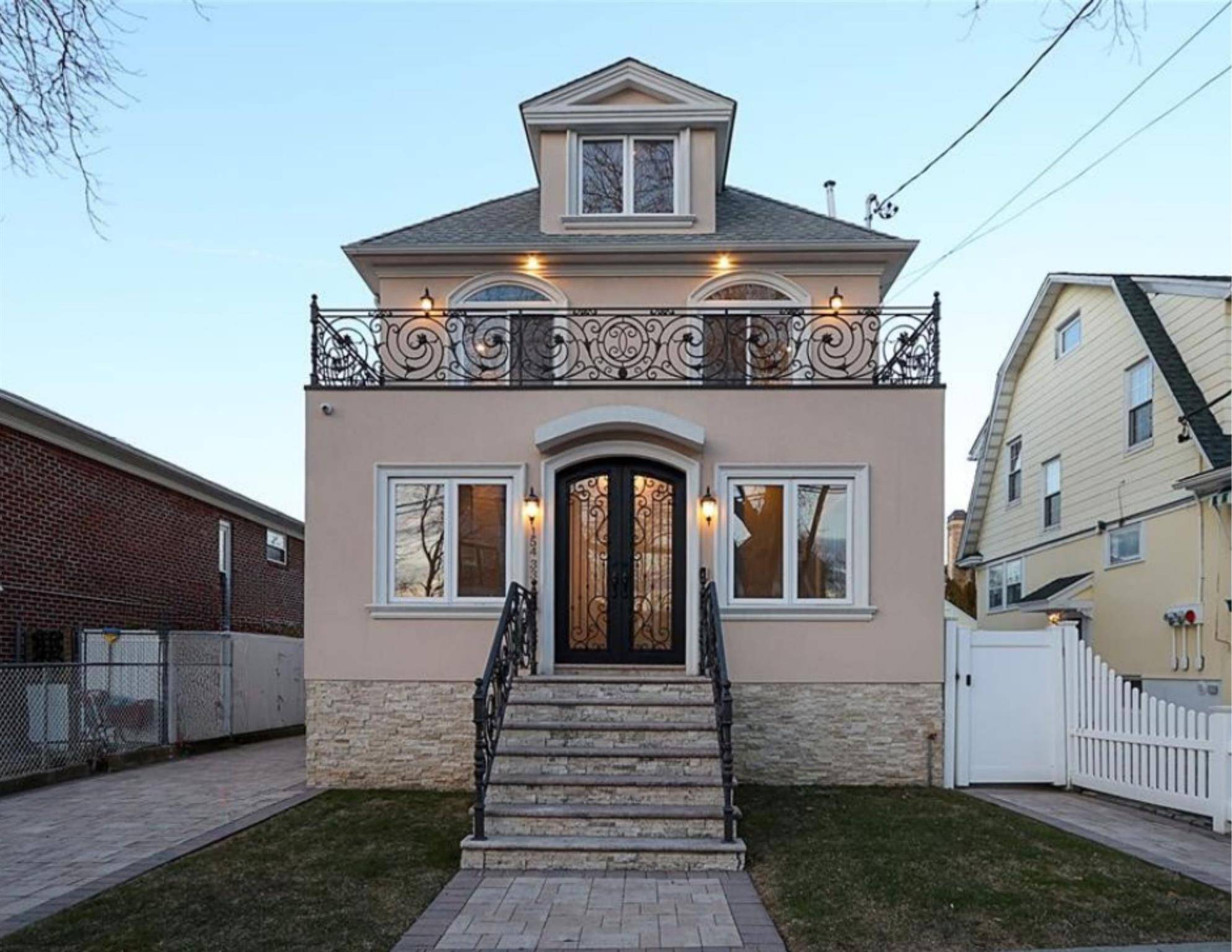 Whitestone, NY 11357,154-33 11th AVE