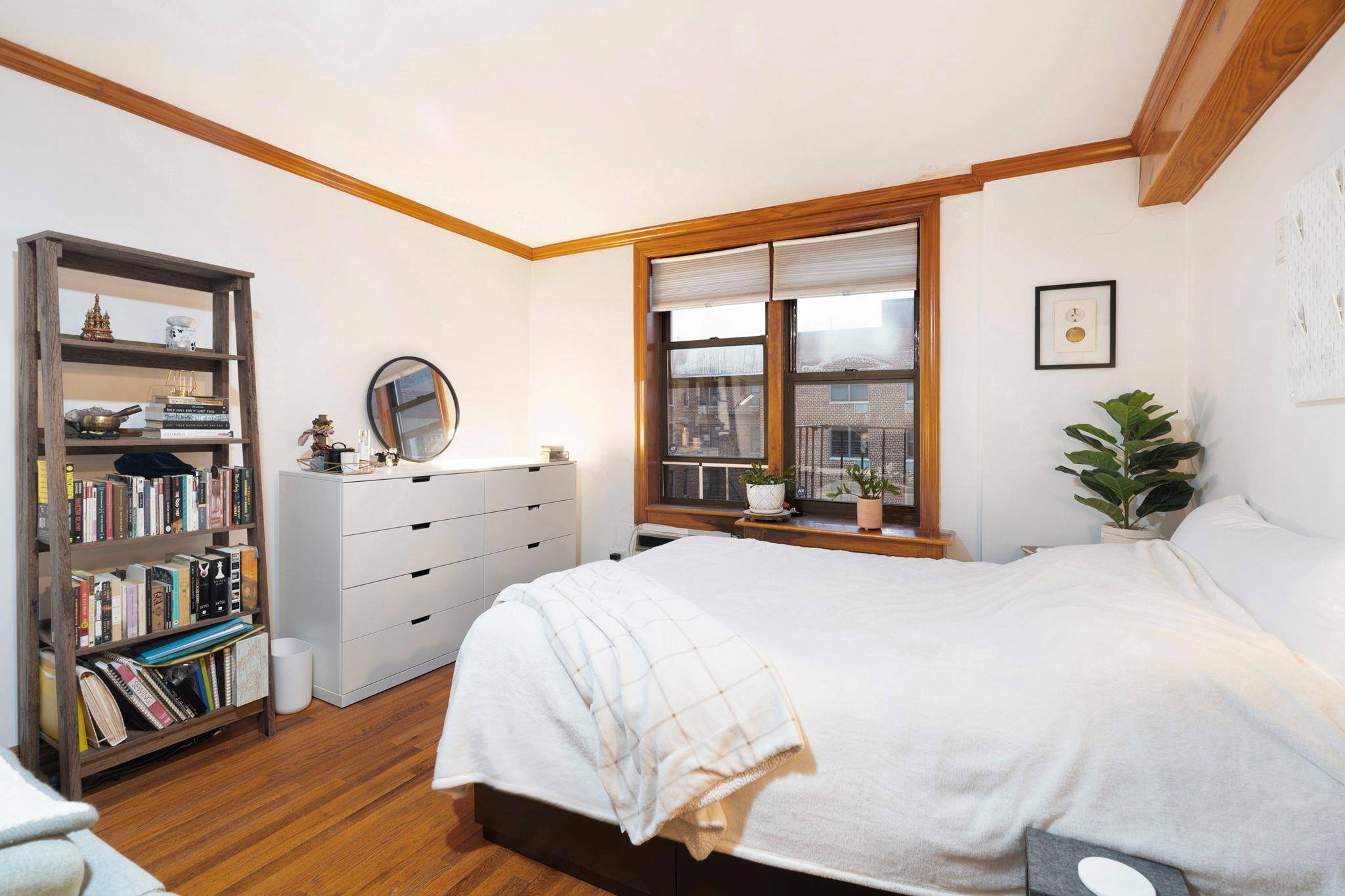 Bronx, NY 10462,2165 Matthews AVE #6B