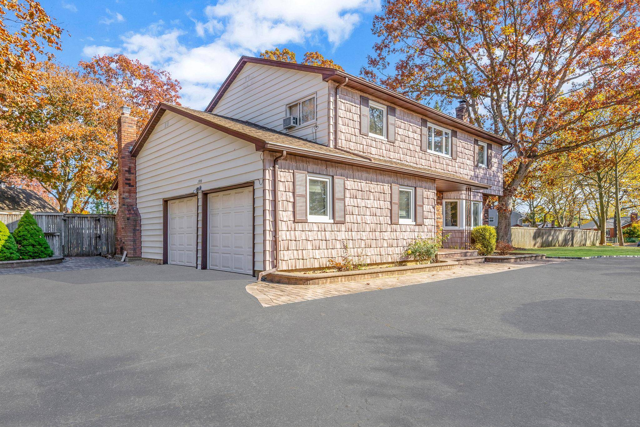 Dix Hills, NY 11746,299 Marlin ST