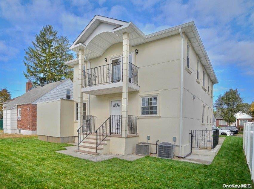 New Hyde Park, NY 11040,6 Baxter Avenue