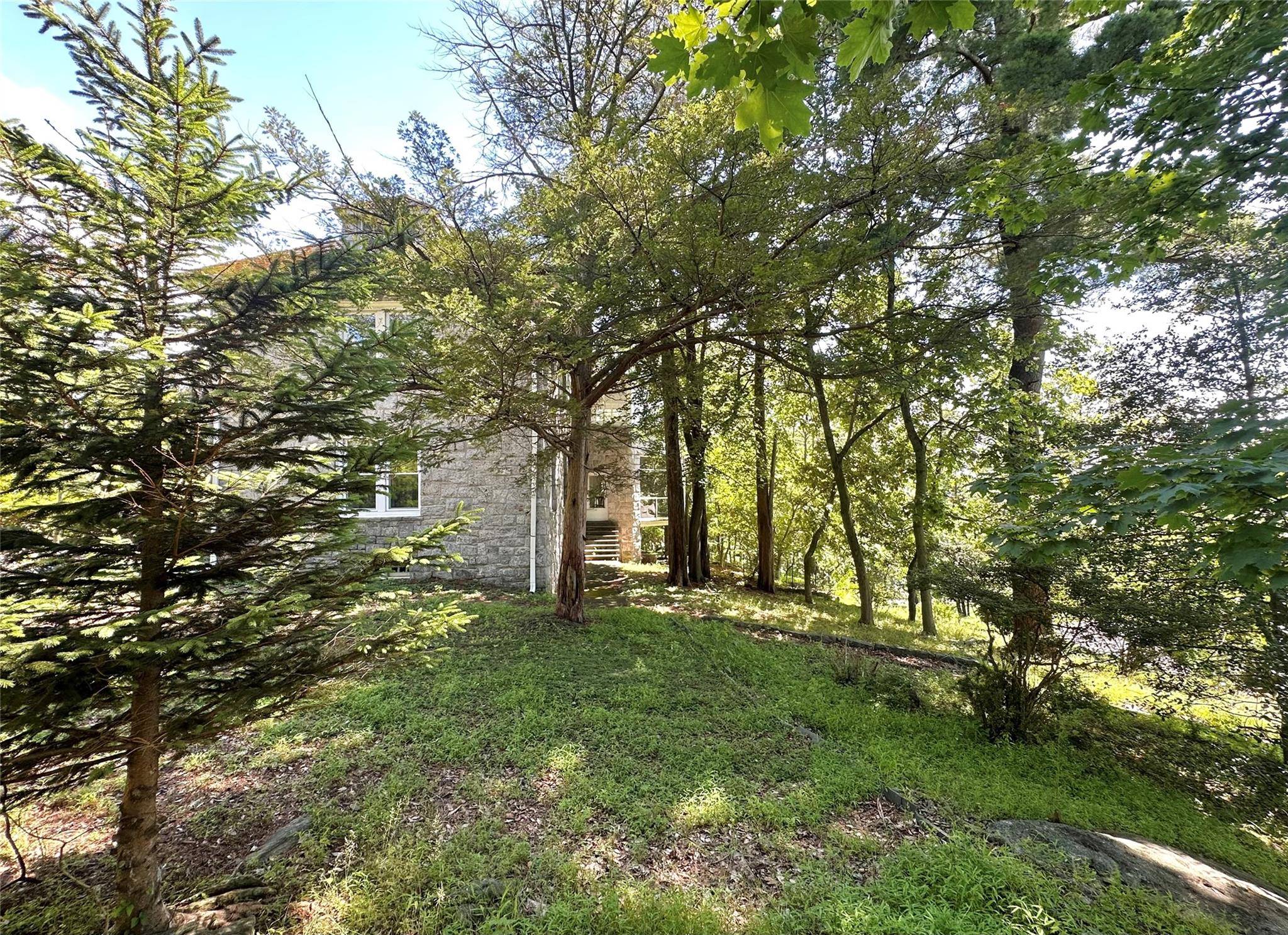 Irvington, NY 10533,1 Heritage Hill RD