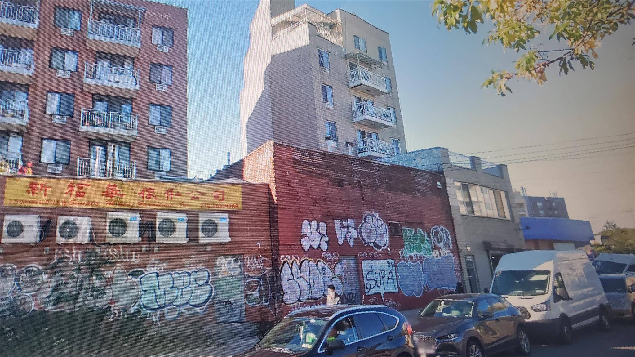 Elmhurst, NY 11373,82-19 Queens BLVD
