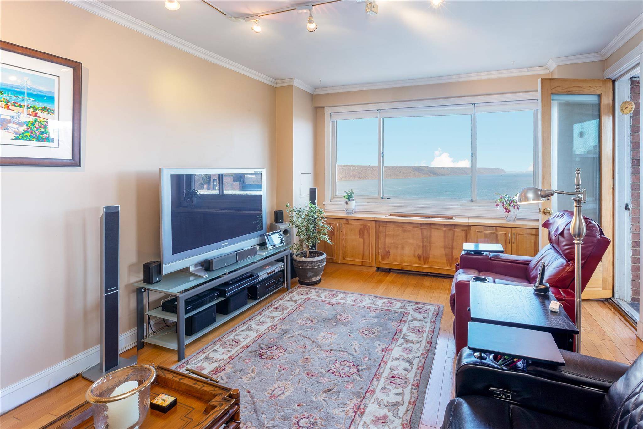 Bronx, NY 10463,2621 Palisade AVE #15D