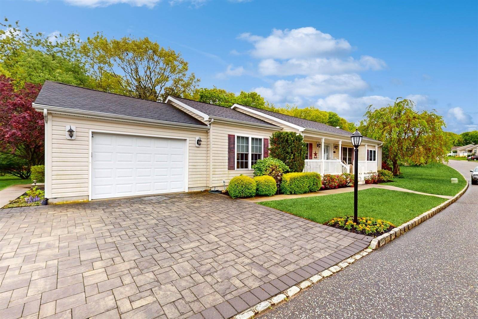 Calverton, NY 11933,1407 - 263 Middle RD #263