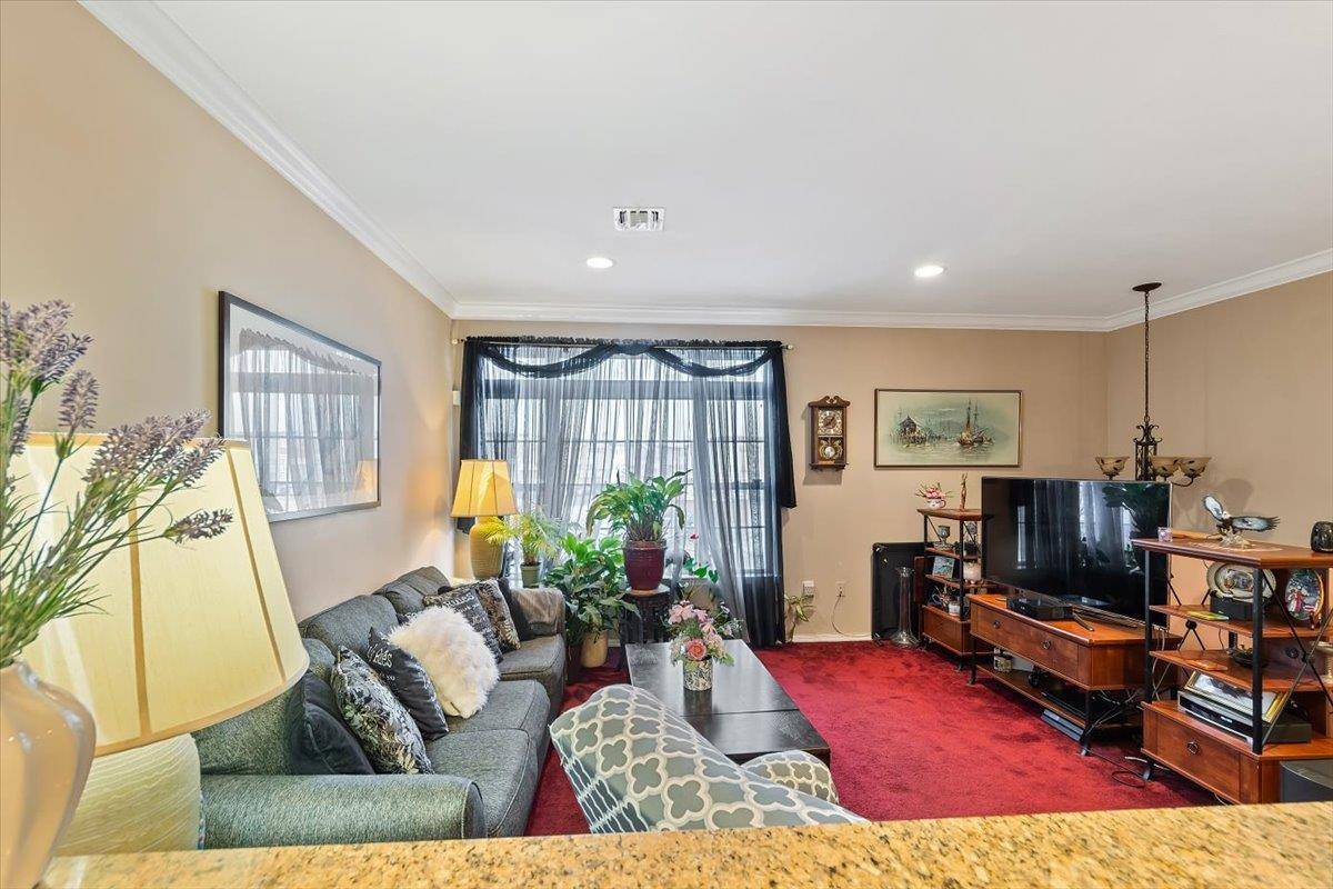 Bronx, NY 10473,131 Surf DR #38