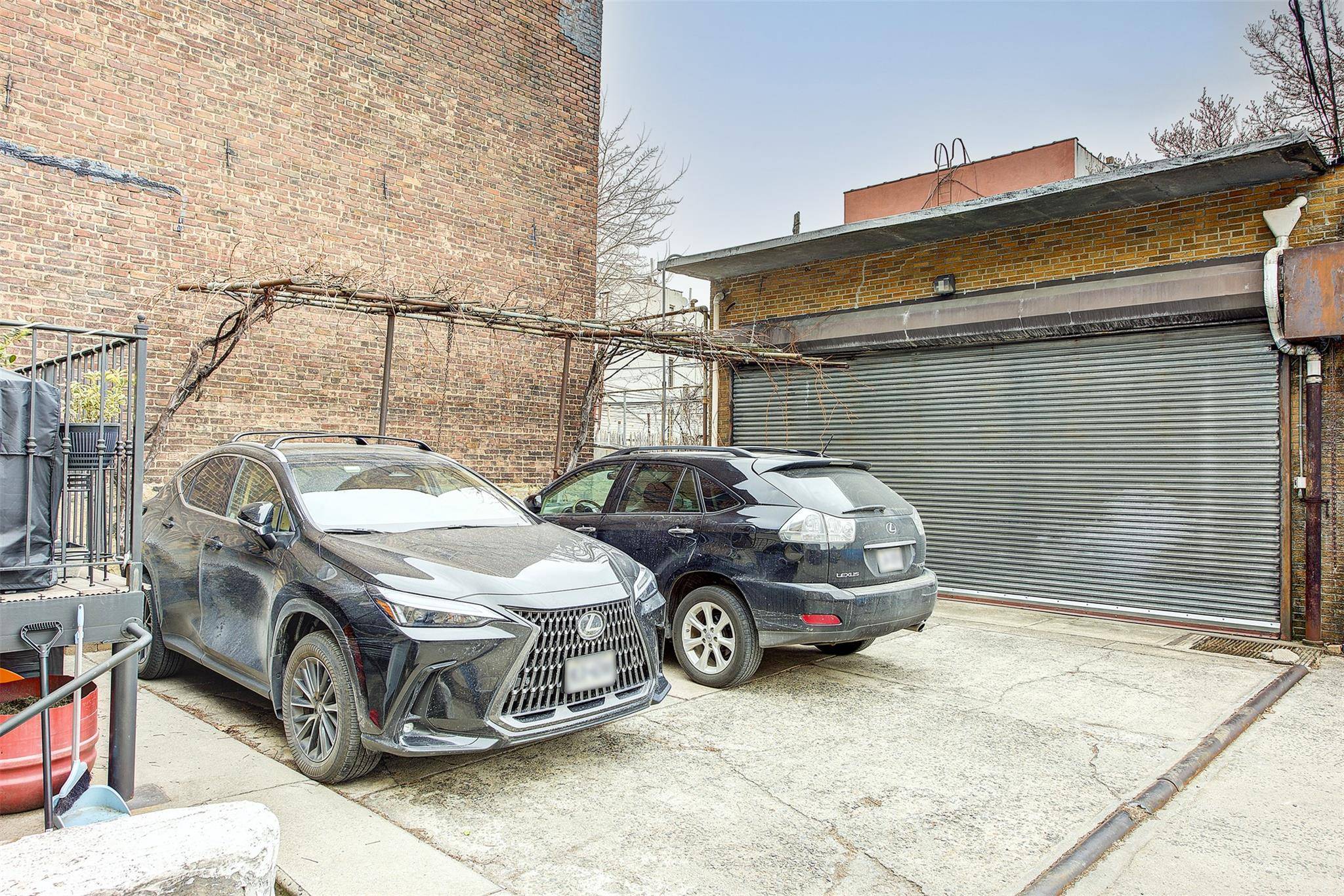 Astoria, NY 11103,31-73 41 Street