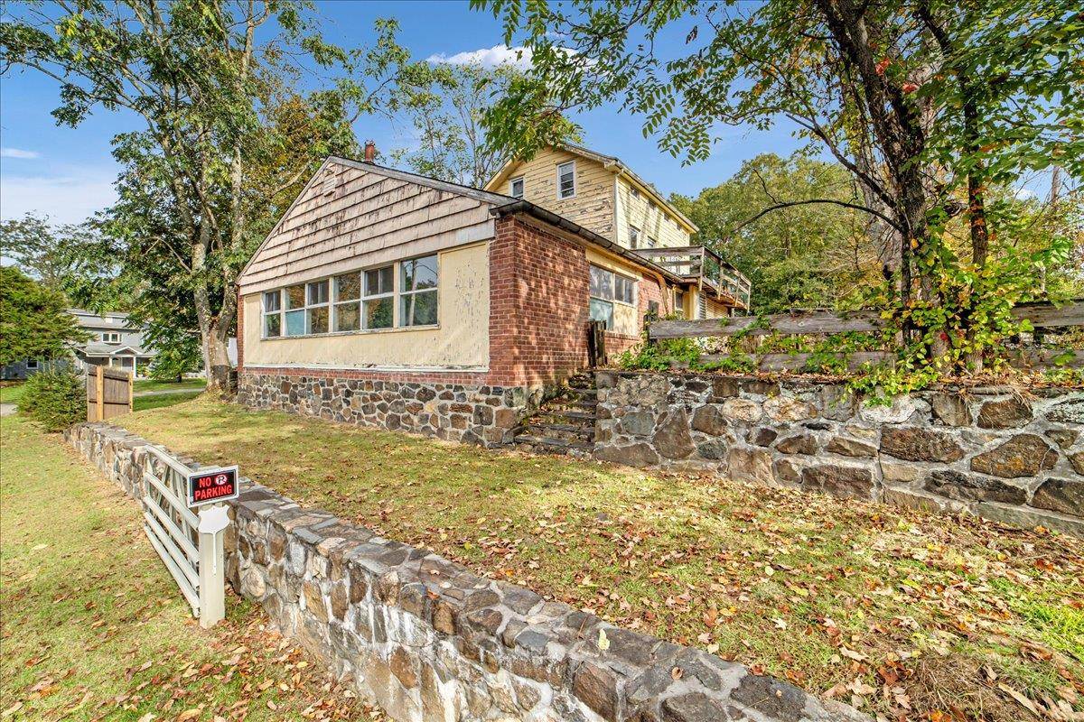 Cortlandt Manor, NY 10567,432 Furnace Dock RD