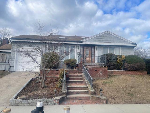 Glen Oaks, NY 11004,261-15 Bridgewater AVE