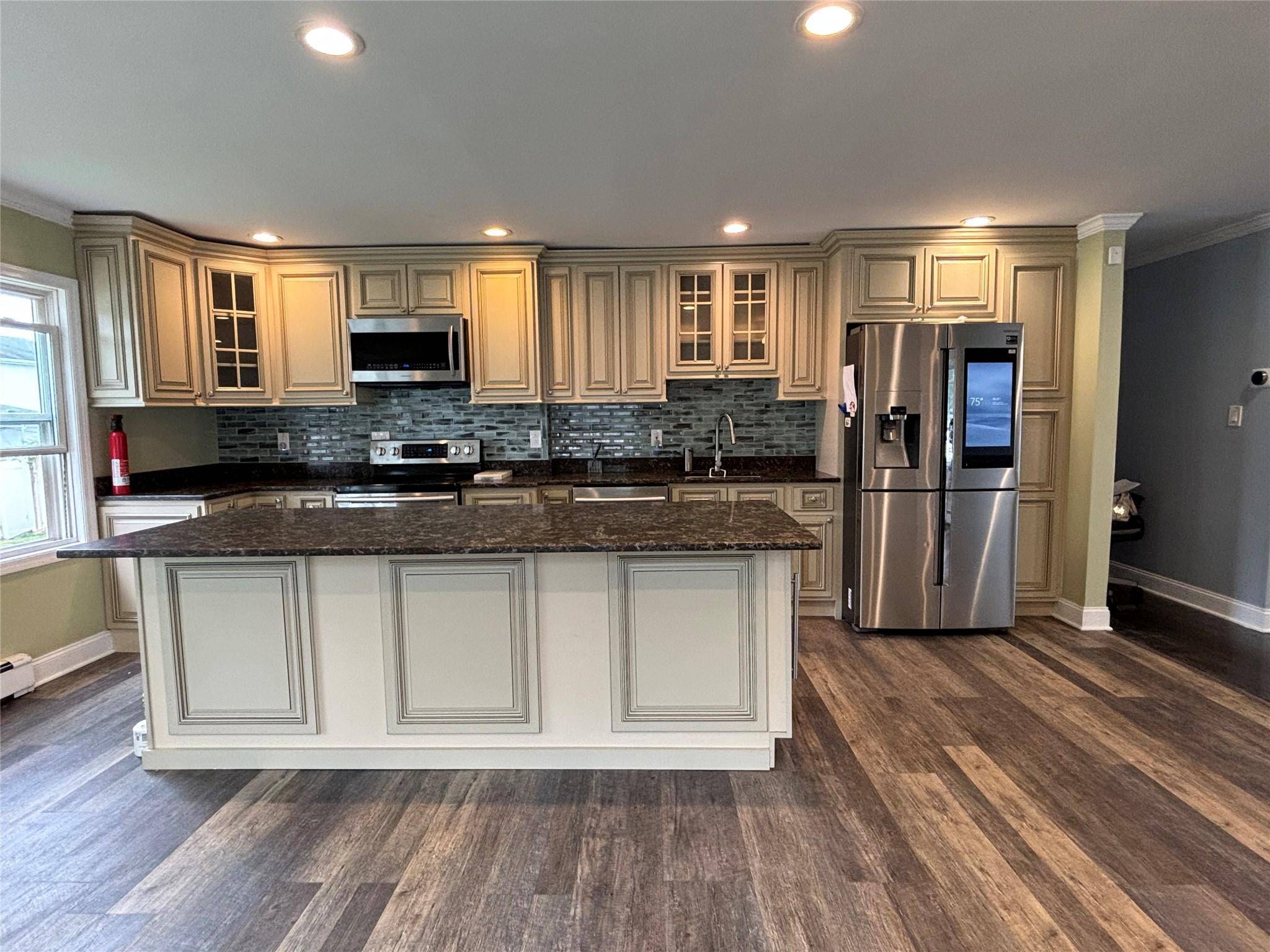 West Babylon, NY 11704,1150 America AVE