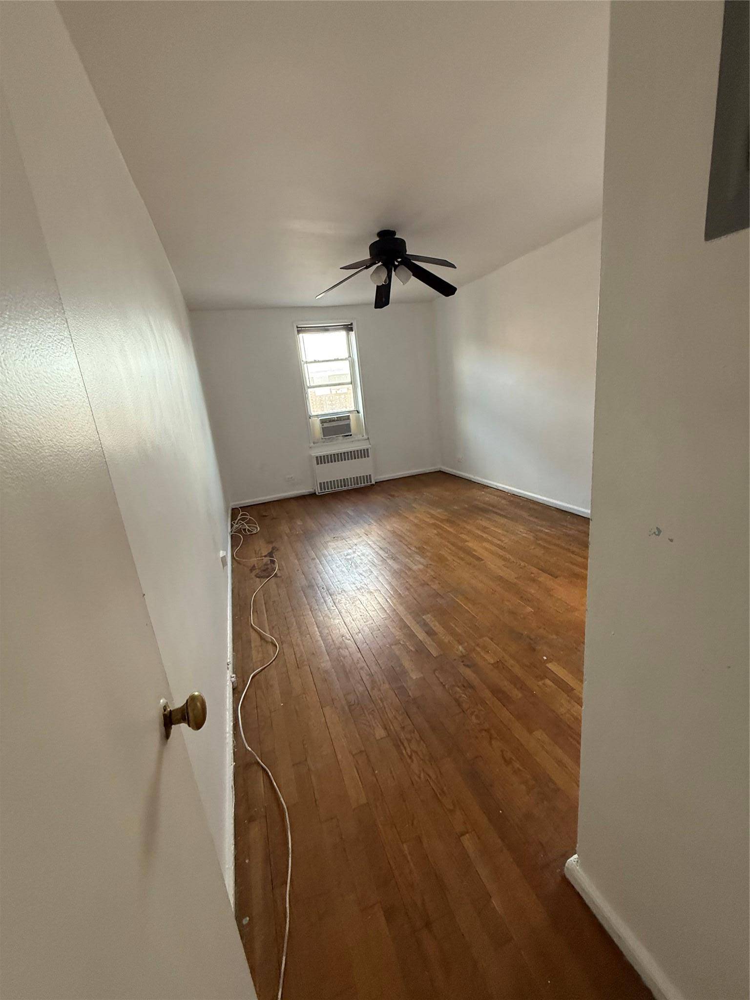 Rego Park, NY 11374,99-15 66th AVE #5E